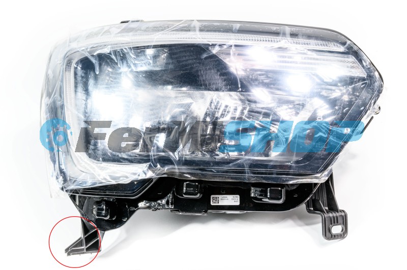 260105567R-B svetlomet Pravý RVI Master - poškodený